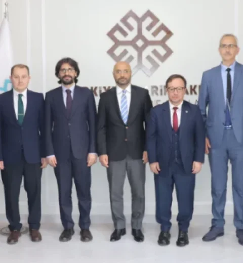 Türkiye Cumhuriyeti Kabil Büyükelçiliği Maslahatgüzarı ve Misyon Şefi Sayın Sadin Yıldız, Afganistan Türkiye Maarif Vakfı Başkanlığına resmî bir ziyaret gerçekleştirmiştir.